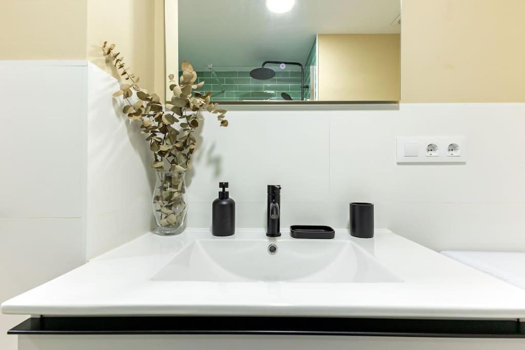 New Suite Reformada Con Excelente Ubicacion Seville Luaran gambar